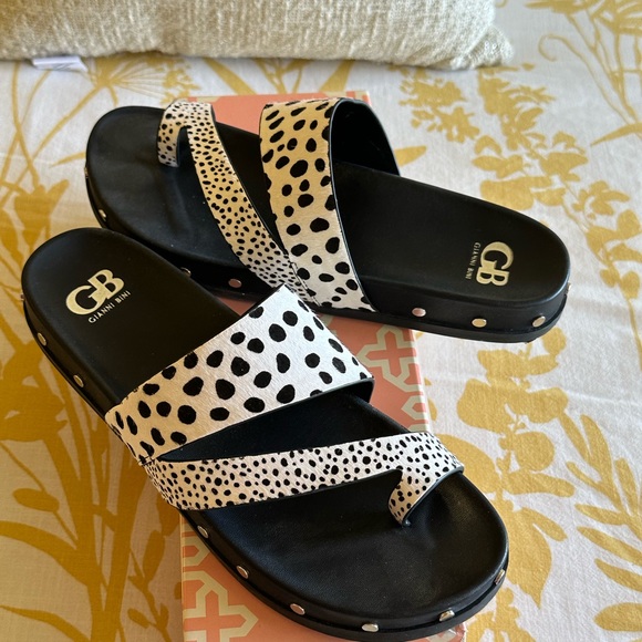 Gianni Bini Animal Print Sandals - Picture 3 of 8